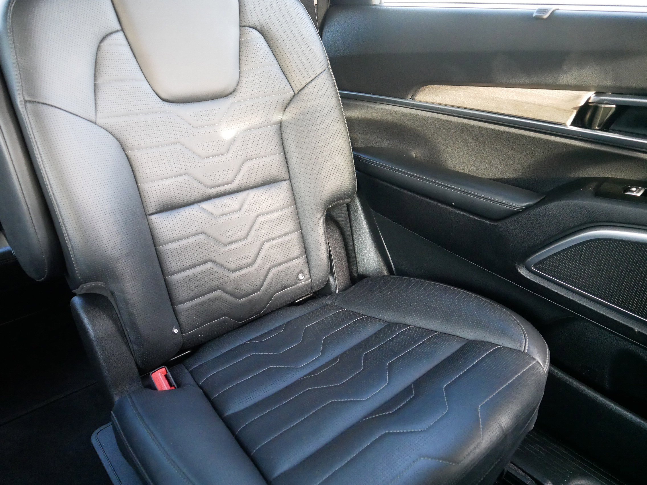 Certified 2022 Kia Telluride SX w/ SX Prestige Package image 14