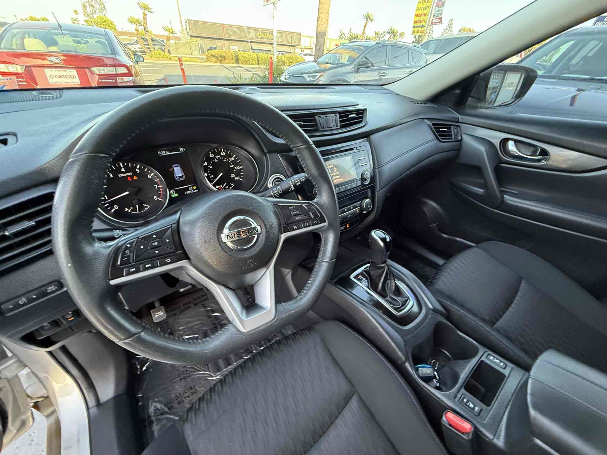 Used 2017 Nissan Rogue SV FWD image 99