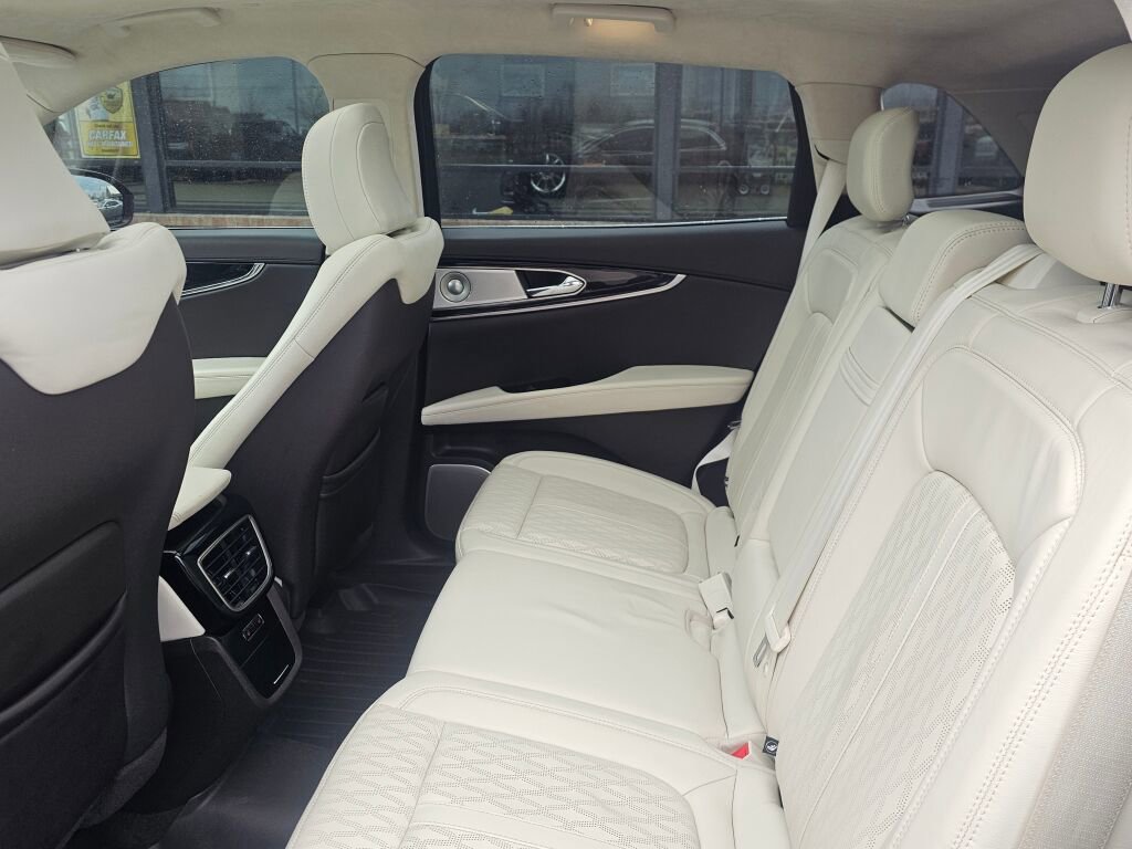 Used 2022 Lincoln Nautilus Black Label w/ Class II Trailer Tow Package image 13