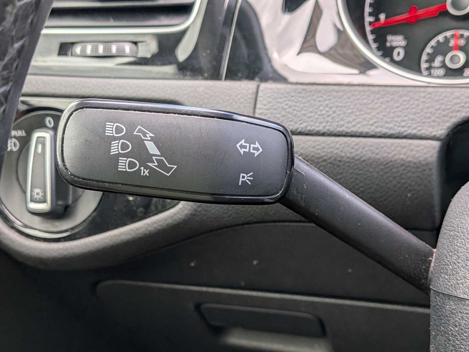 Used 2016 Volkswagen Golf Limited Edition FWD image 28