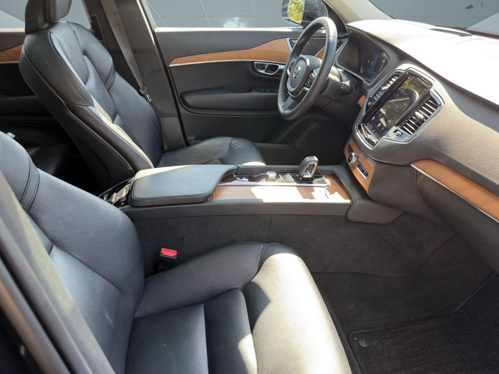 Certified 2023 Volvo XC90 B5 Plus w/ Protection Package Premier AWD/4WD image 24