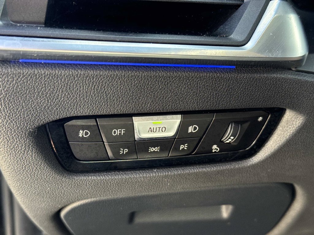 Used 2019 BMW 330i Sedan w/ M Sport Package RWD image 21