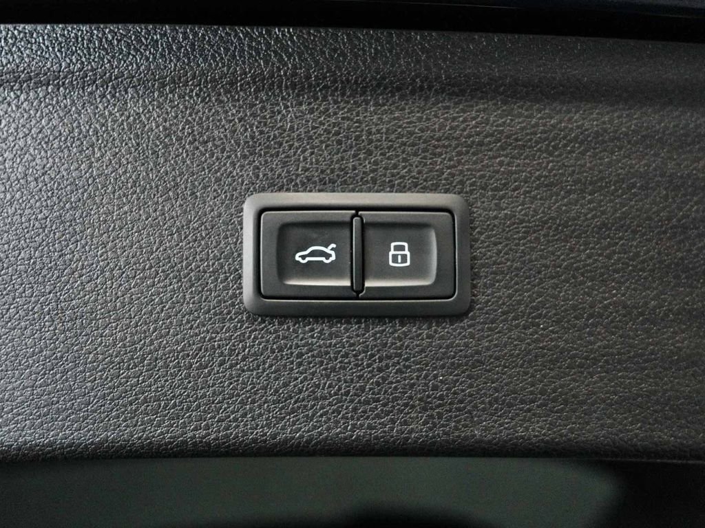 Used 2019 Audi SQ5 Premium Plus w/ Premium Plus Package image 43