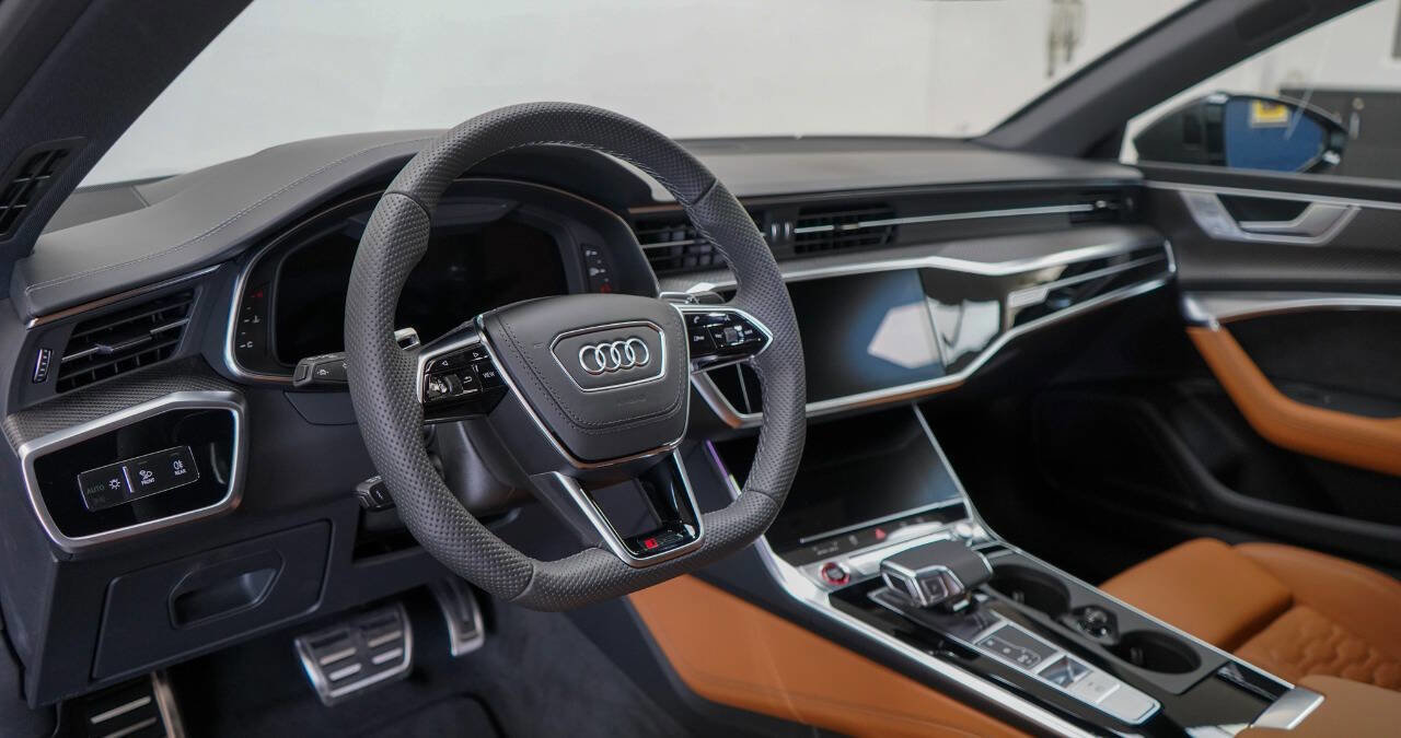 Used 2025 Audi RS 7 Performance AWD/4WD image 46