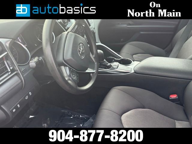 Used 2020 Toyota Camry LE image 21