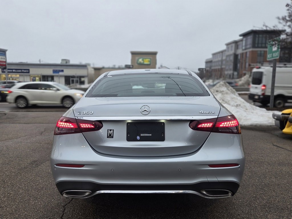 Used 2022 Mercedes-Benz E 350 4MATIC Sedan image 5