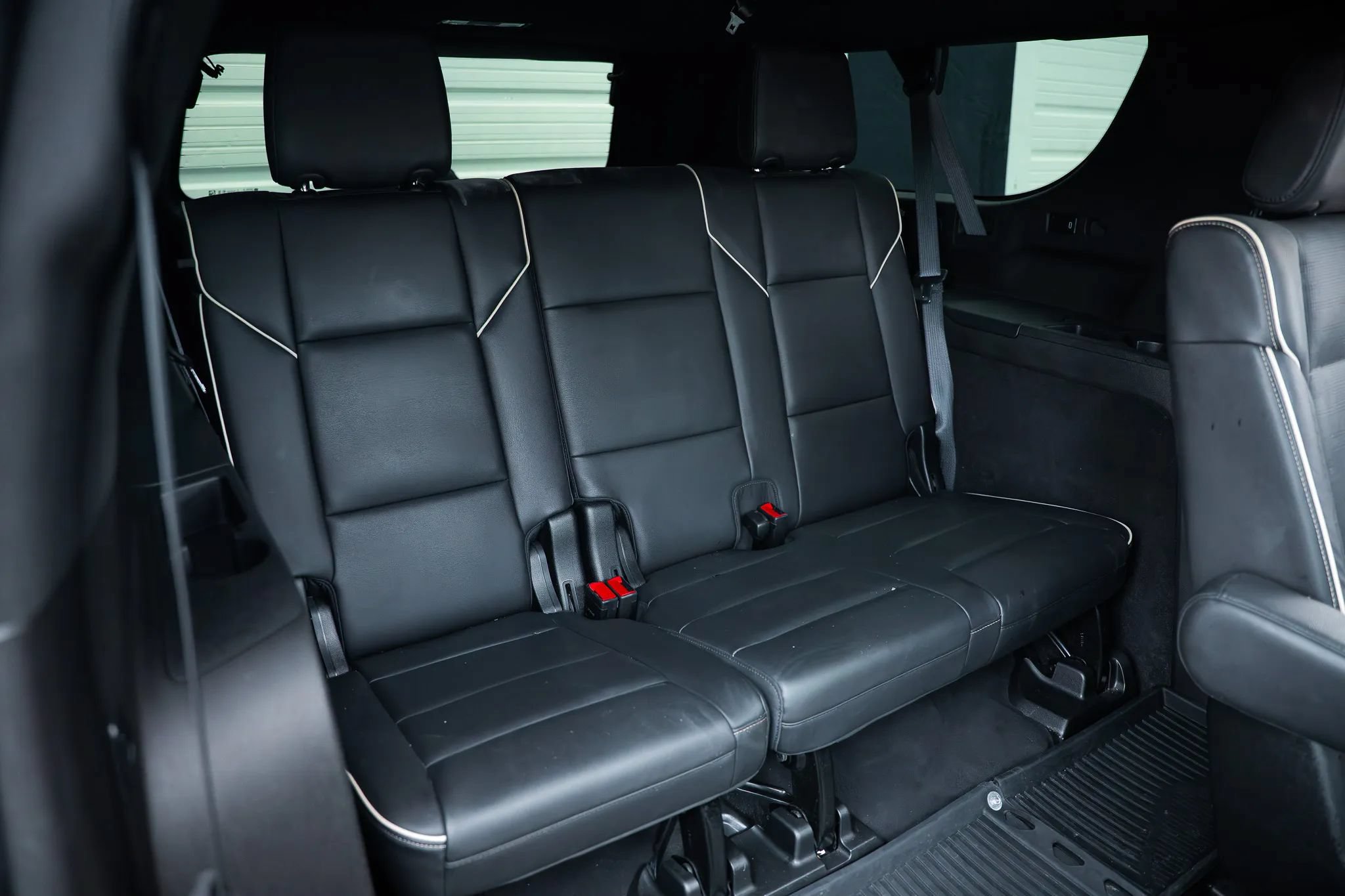 Used 2021 Cadillac Escalade ESV Premium Luxury w/ Performance Package AWD/4WD image 35