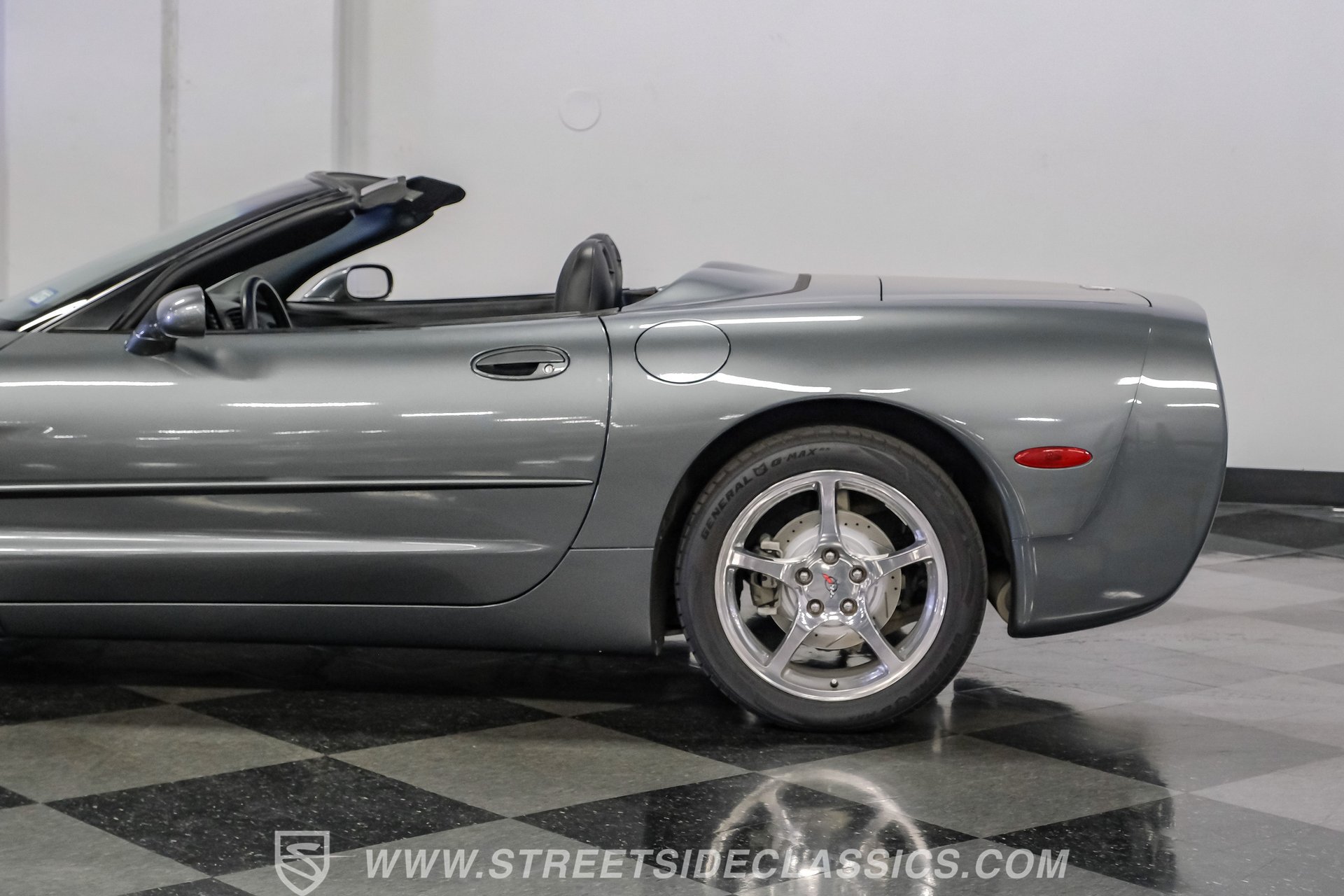 Used 2003 Chevrolet Corvette Convertible w/ Preferred Equipment Group1 RWD image 23