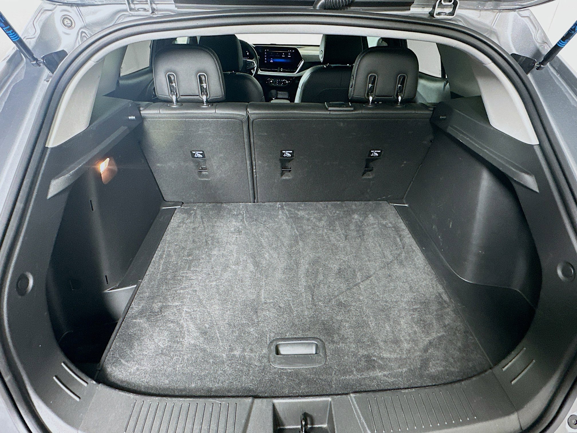 Used 2025 Chevrolet Trax LT w/ LT Convenience Package image 26