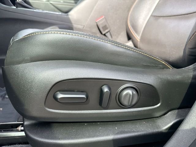 Used 2019 Chevrolet Equinox Premier image 12