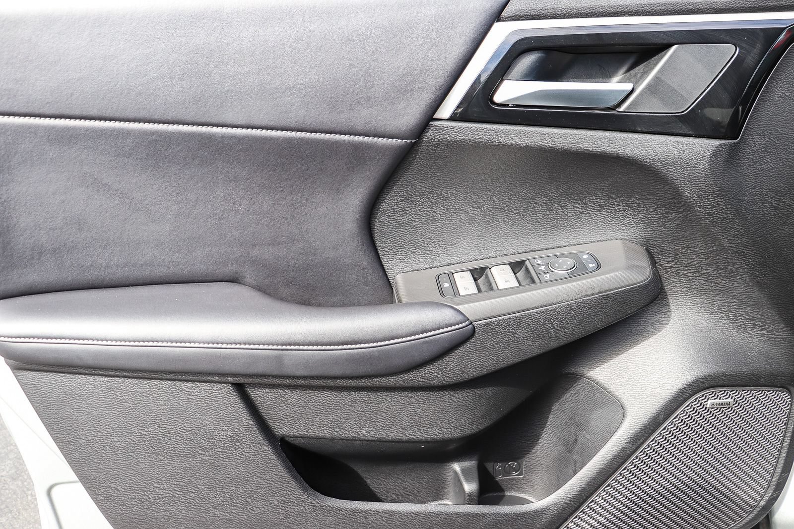 Used 2025 Mitsubishi Outlander SE FWD image 23