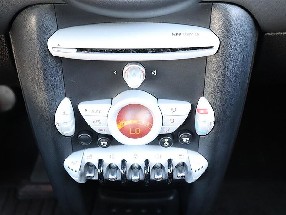 Used 2010 MINI Cooper Hardtop image 18