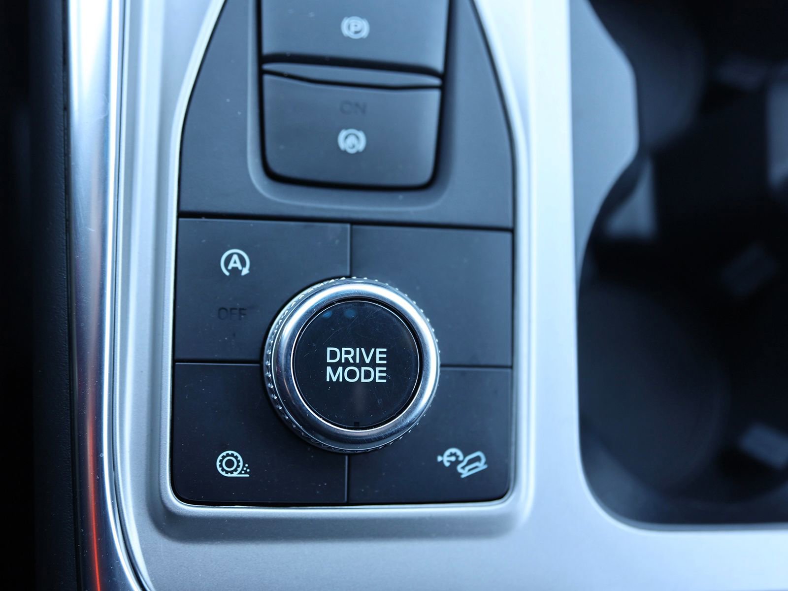 Certified 2022 Ford Explorer Platinum w/ Equipment Group 601A image 39