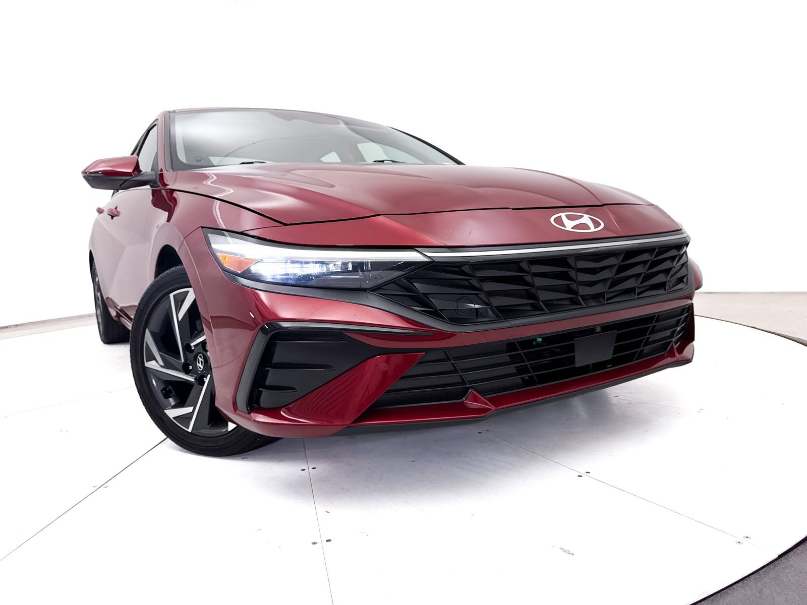 Used 2024 Hyundai Elantra Limited FWD image 8
