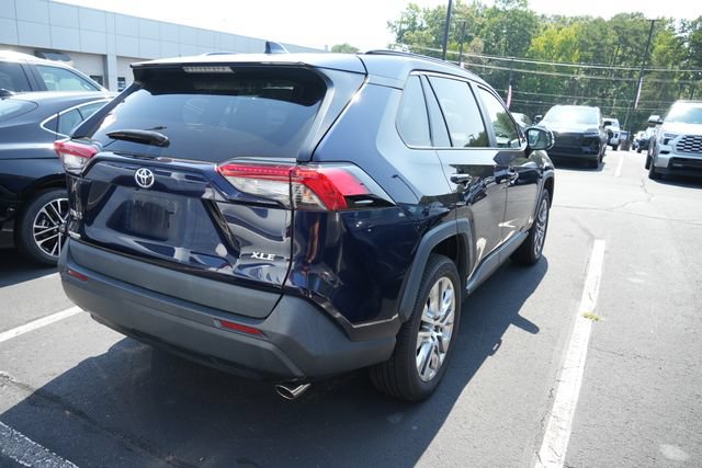 Used 2020 Toyota RAV4 XLE Premium FWD image 12