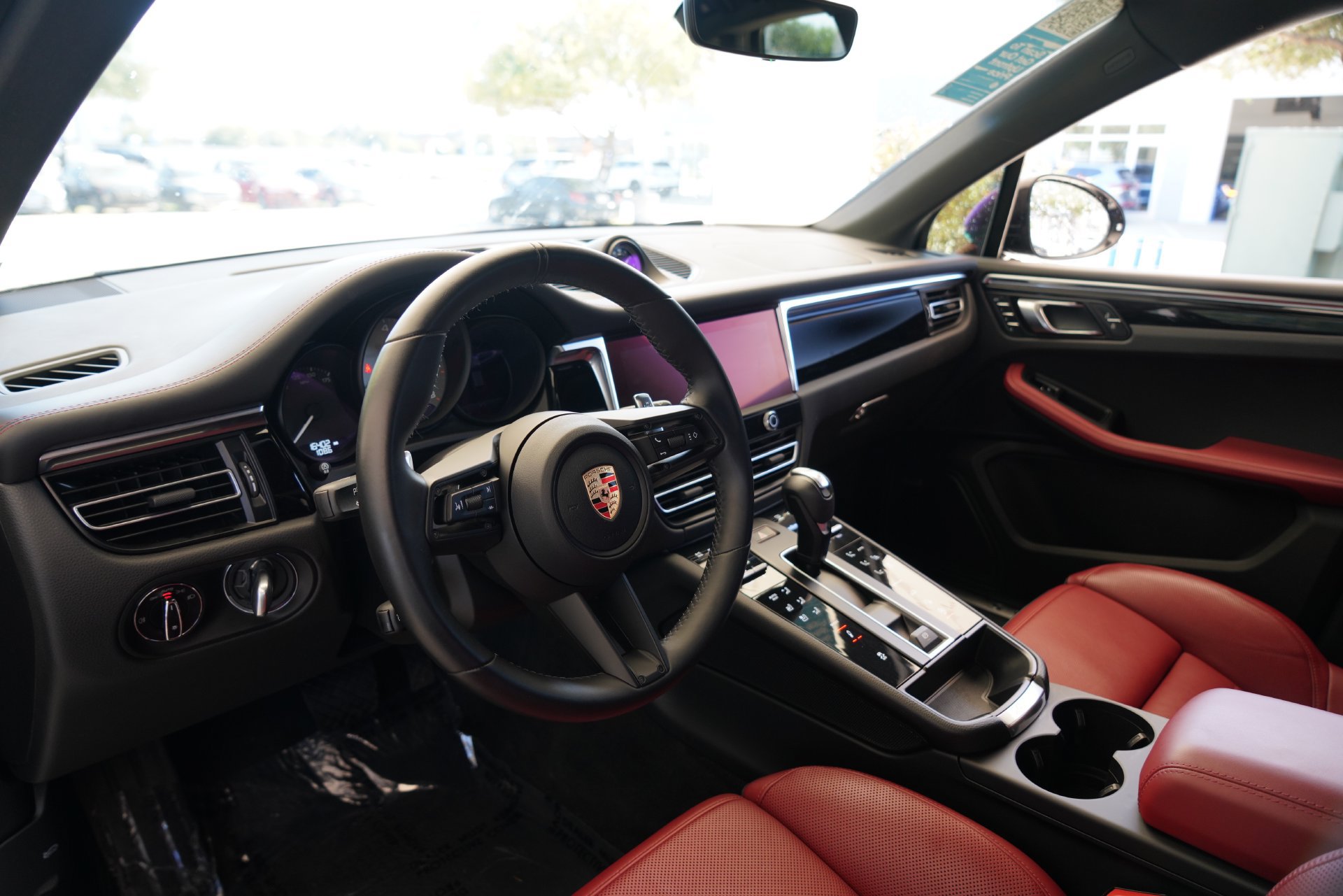 Used 2024 Porsche Macan S AWD/4WD image 8
