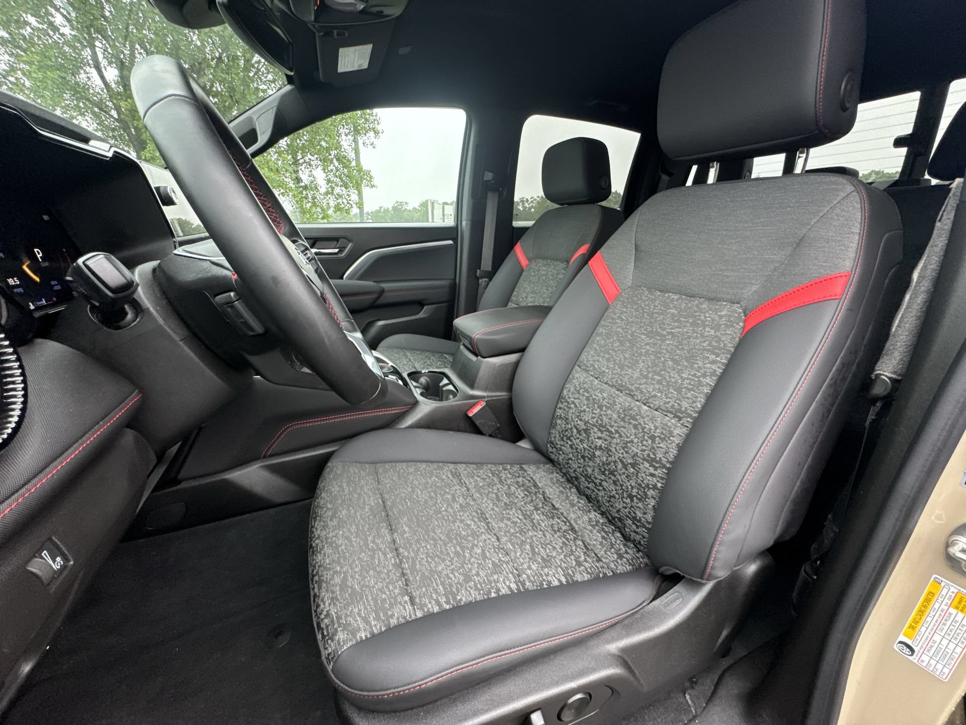 Certified 2024 Chevrolet Colorado Z71 w/ Z71 Convenience Package 2 AWD/4WD image 11
