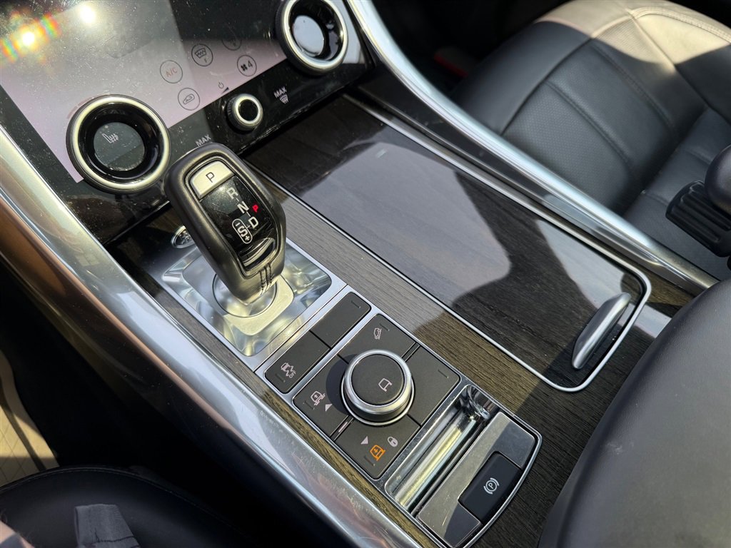 Used 2018 Land Rover Range Rover Sport HSE image 33