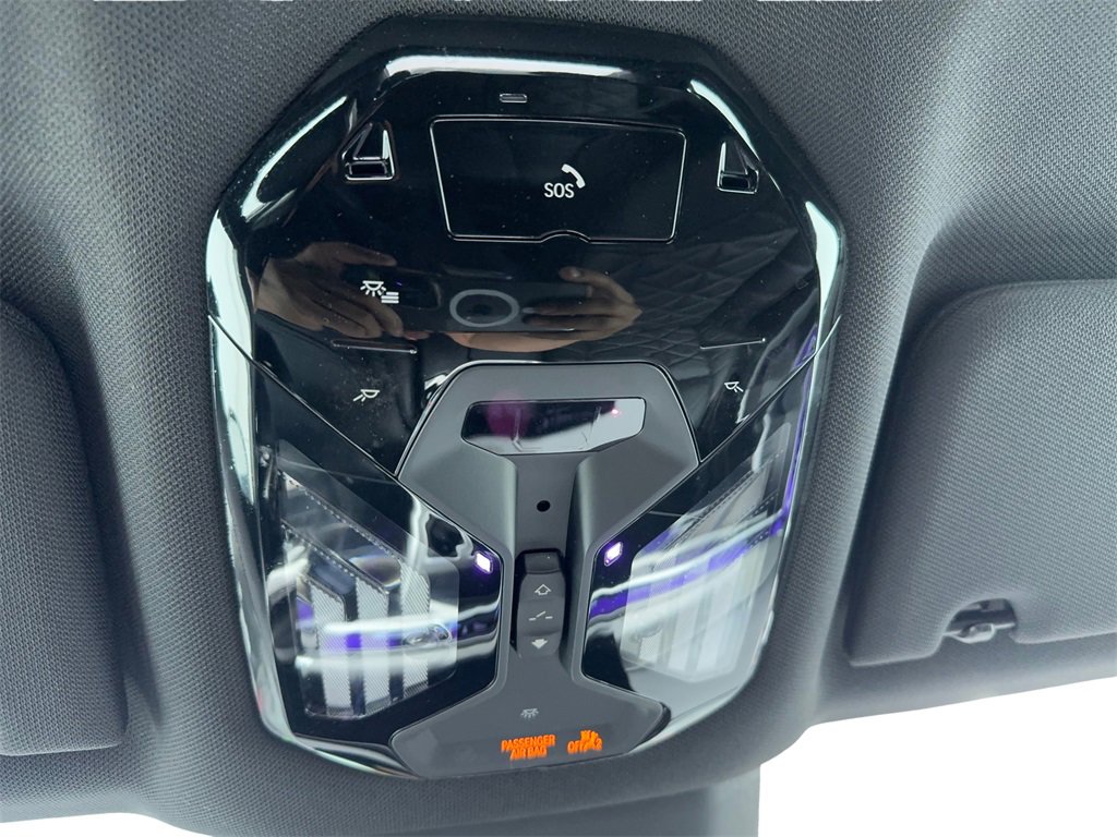 Used 2023 BMW 740i image 35