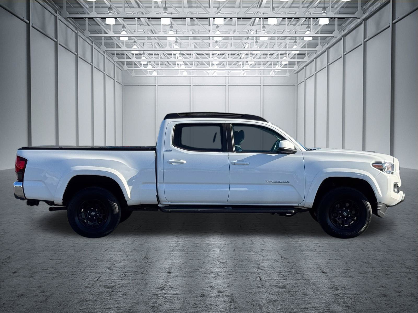 Used 2019 Toyota Tacoma SR5 AWD/4WD image 5