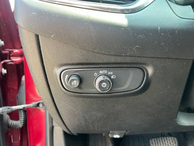 Used 2019 Chevrolet Equinox LT w/ Driver Convenience Package FWD image 19