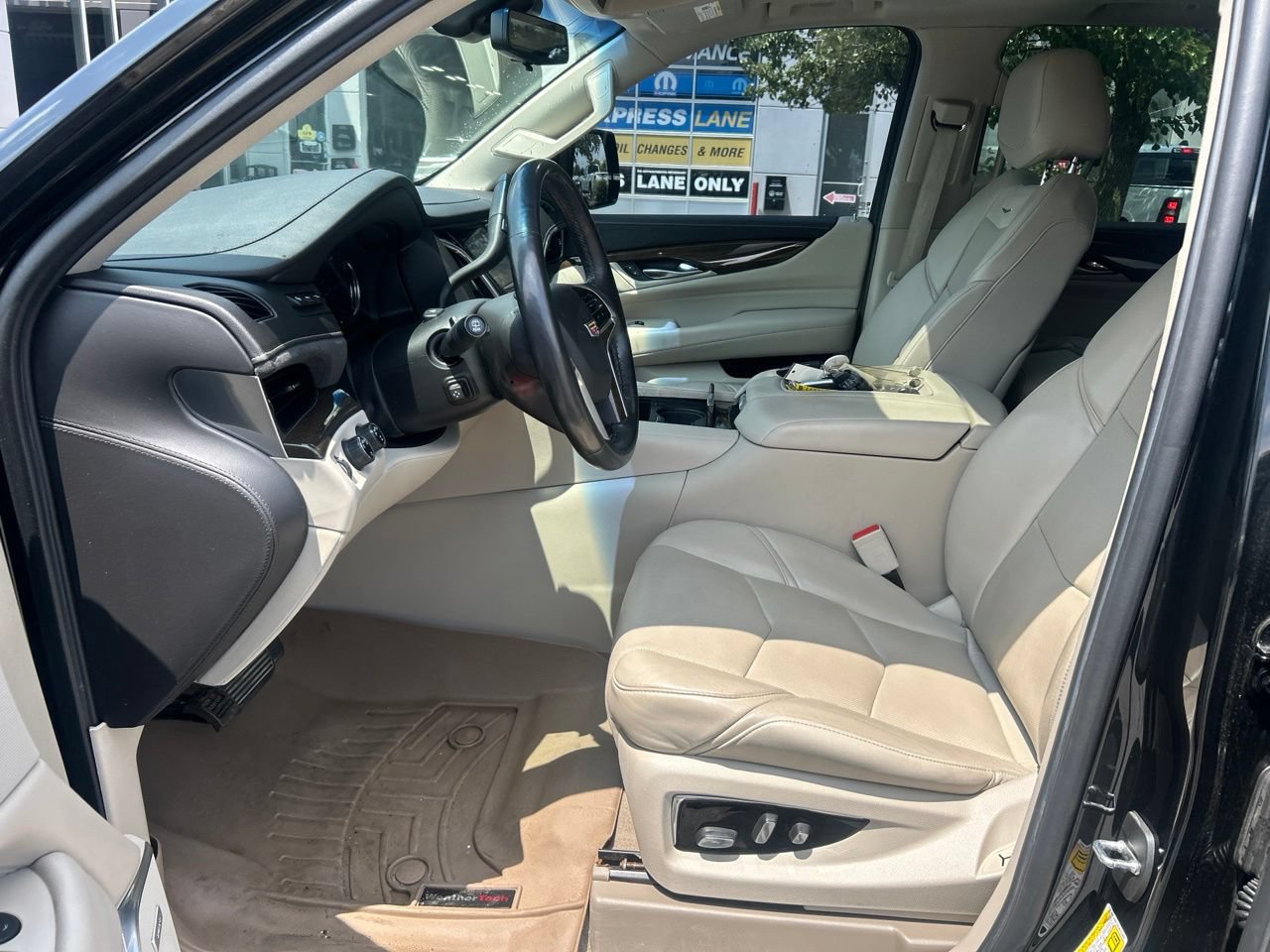 Used 2020 Cadillac Escalade Luxury AWD/4WD image 23