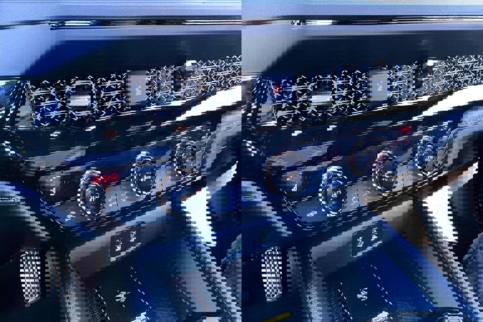 Used 2025 Honda Accord Sport image 37