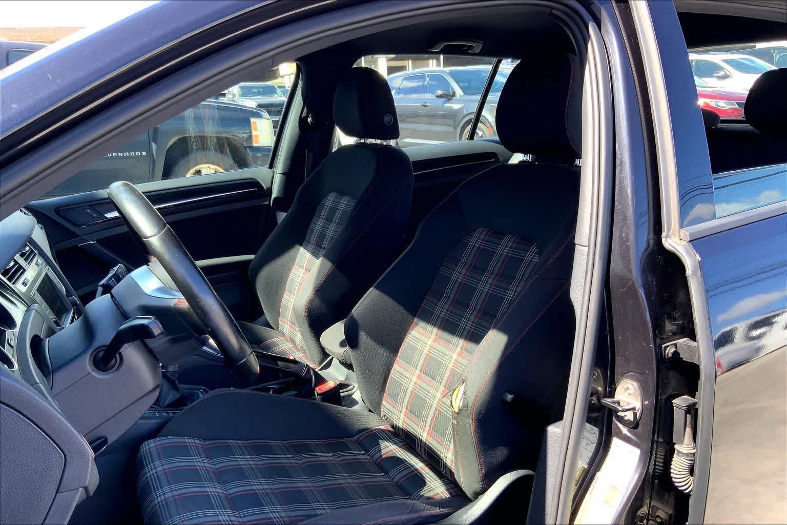 Used 2016 Volkswagen GTI S FWD image 11