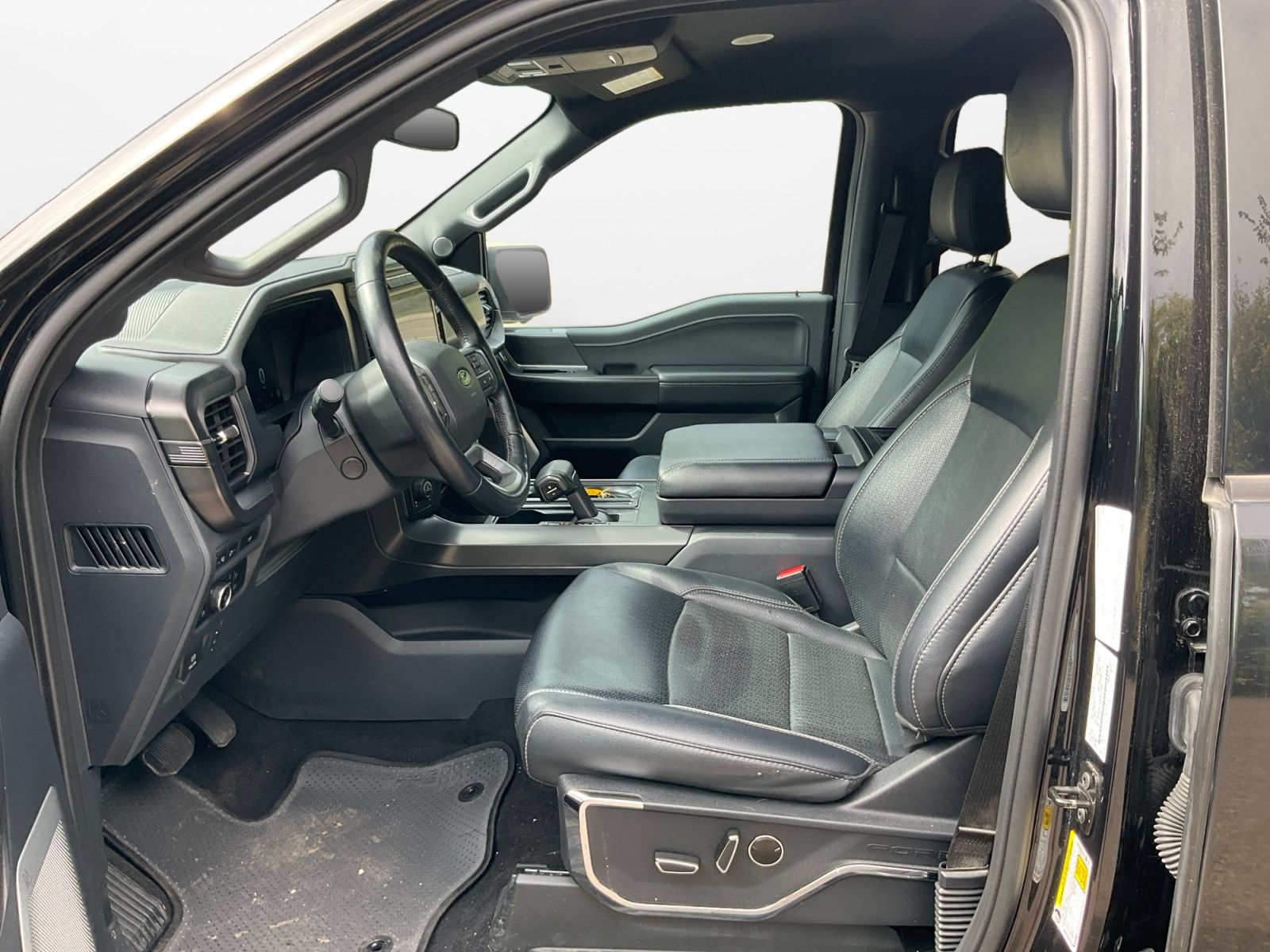 Used 2024 Ford F150 Lariat w/ Equipment Group 502A High AWD/4WD image 10