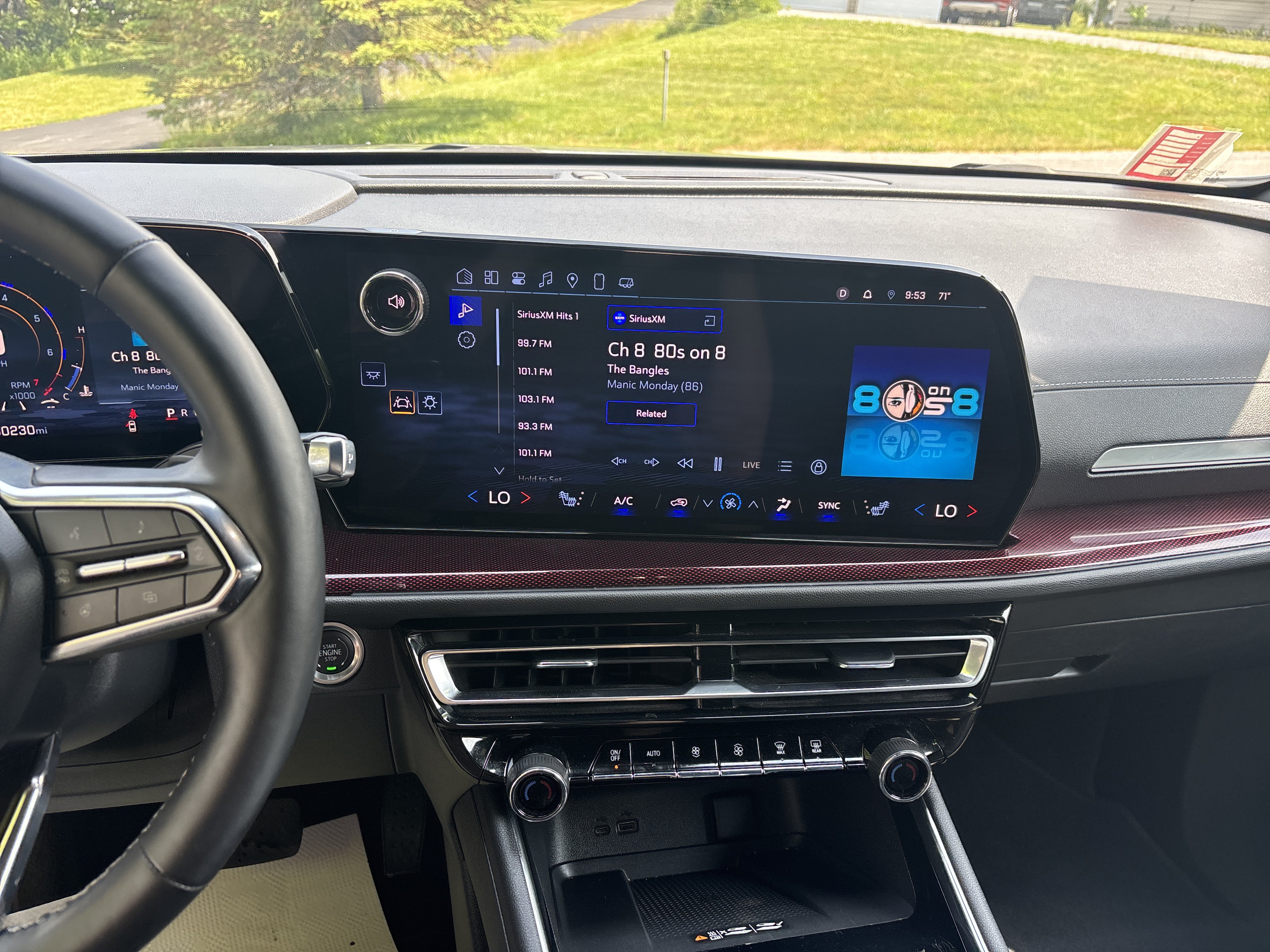 Used 2025 Chevrolet Traverse Z71 AWD/4WD image 24