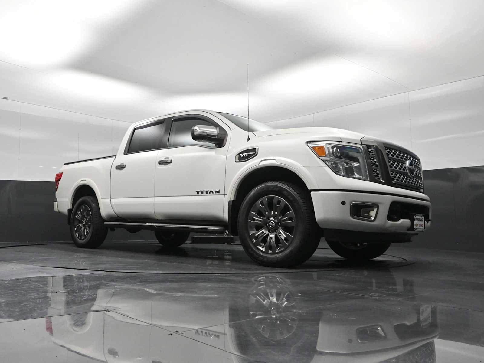 Used 2017 Nissan Titan Platinum Reserve image 22