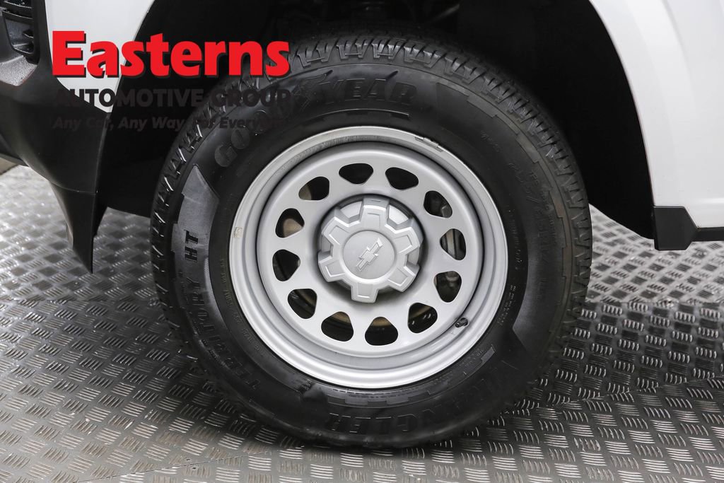 Used 2024 Chevrolet Colorado W/T w/ Technology Package image 32