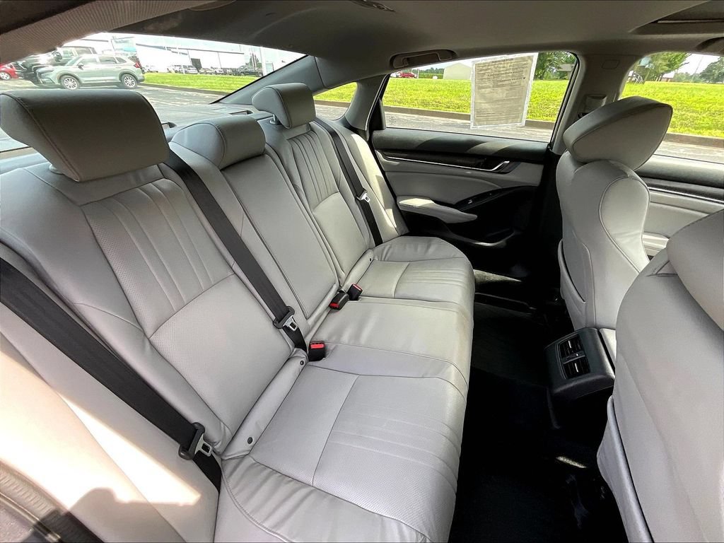 Certified 2018 Honda Accord Touring image 14