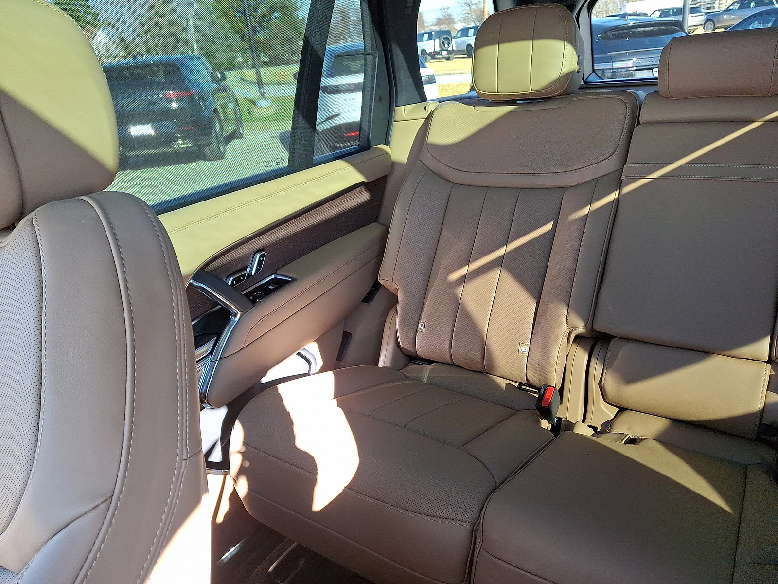 New 2026 Land Rover Range Rover Long Wheelbase SE image 15