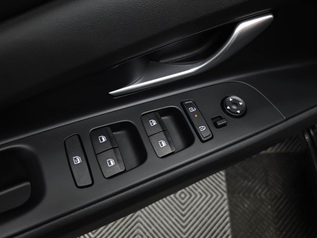 Used 2024 Hyundai Elantra Limited FWD image 31