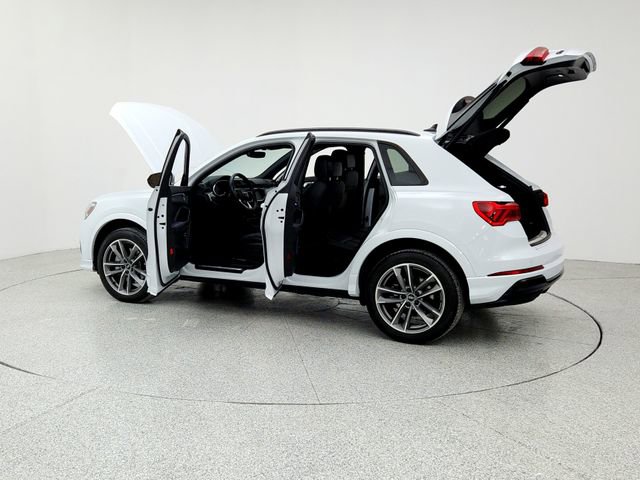 Used 2022 Audi Q3 2.0T Premium Plus w/ Premium Plus Package image 12