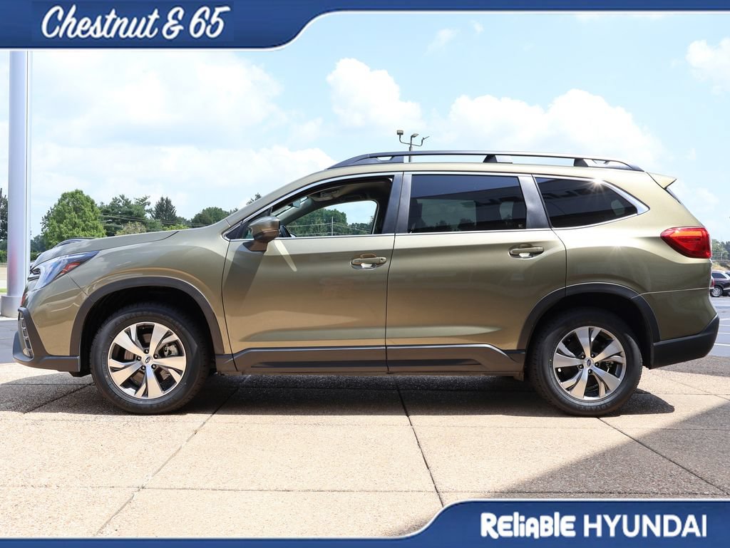 Used 2025 Subaru Ascent Premium AWD/4WD image 3