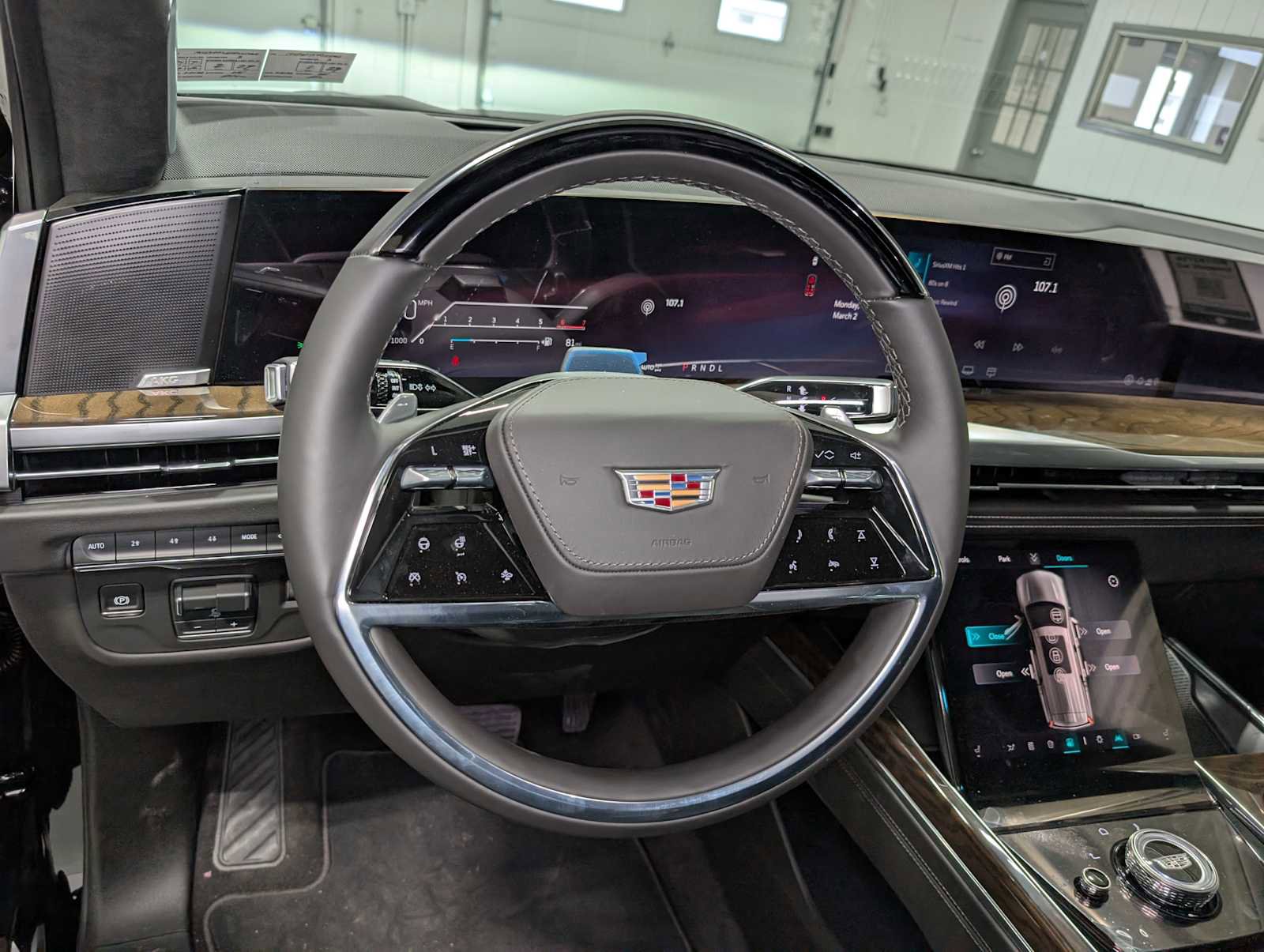 New 2026 Cadillac Escalade Platinum Sport w/ LPO, ONYX Package image 31