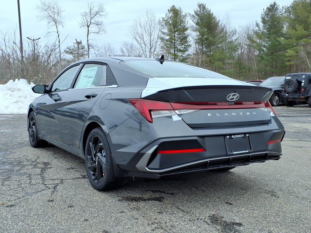 New 2026 Hyundai Elantra SEL Sport image 4