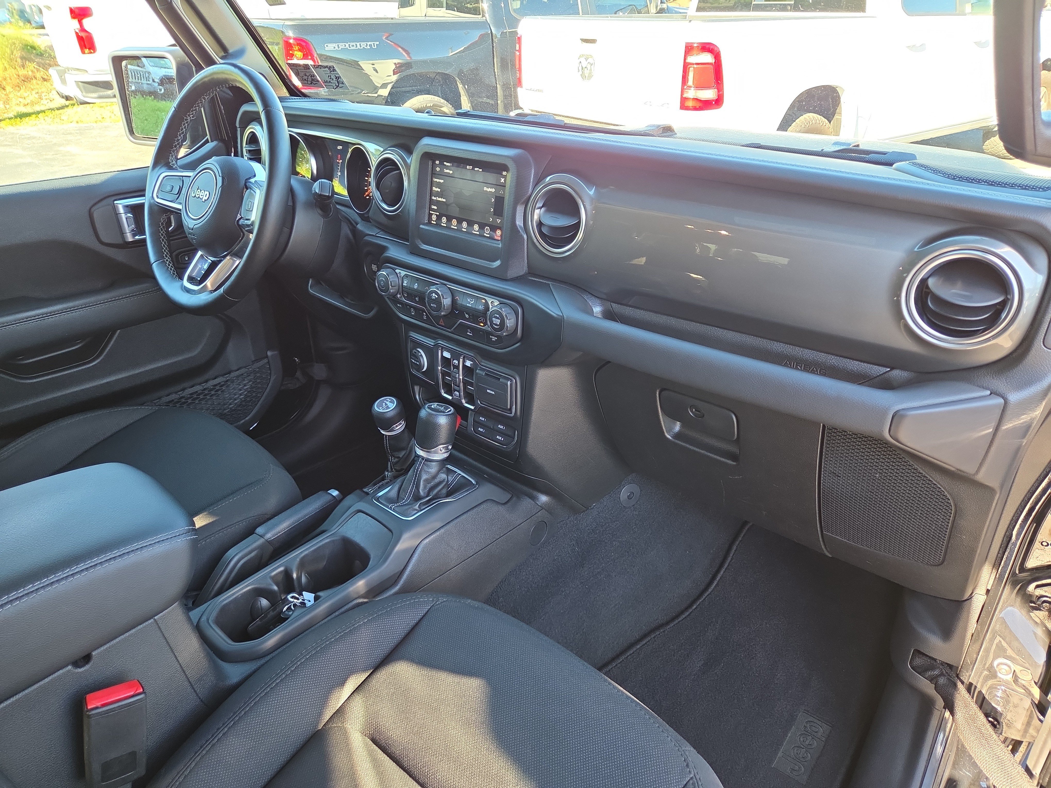 Certified 2021 Jeep Gladiator Overland w/ Cold Weather Group AWD/4WD image 19