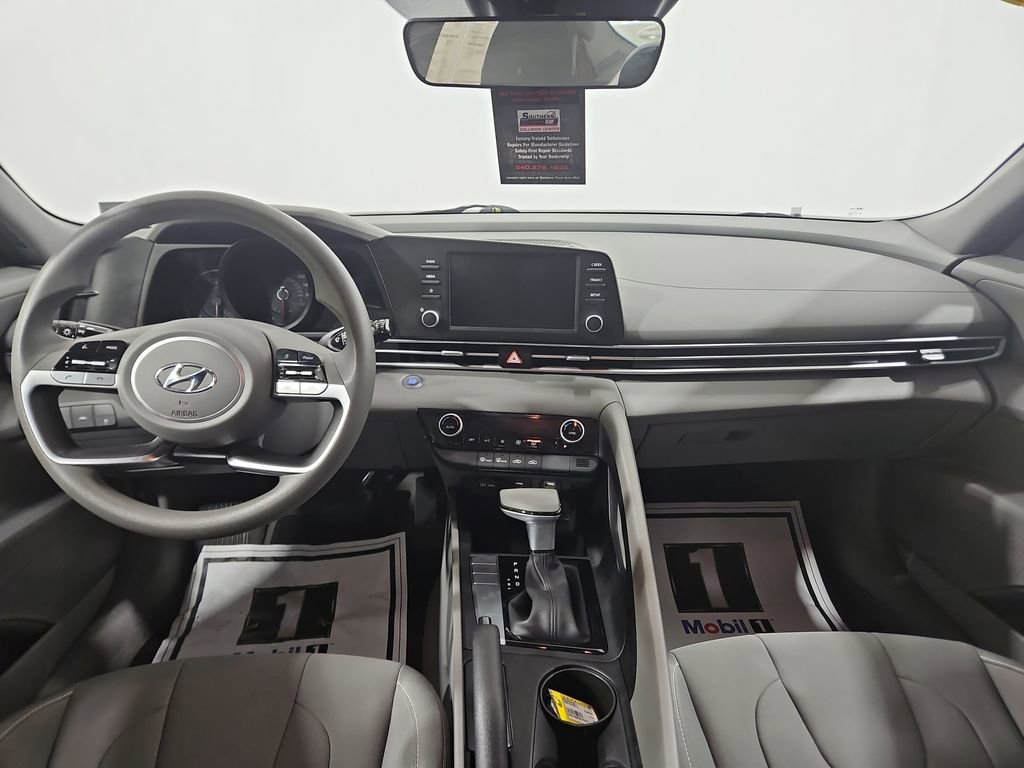 Used 2023 Hyundai Elantra SEL w/ Cargo Package FWD image 13