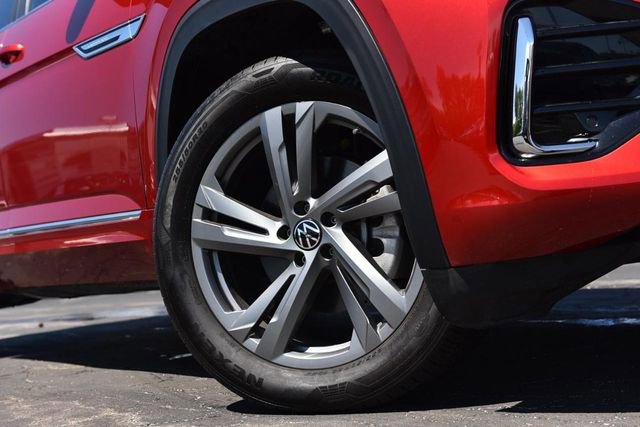 Used 2024 Volkswagen Atlas Cross Sport SEL R-Line image 3
