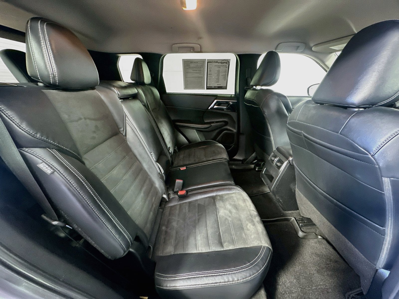 Used 2022 Mitsubishi Outlander SE AWD/4WD image 27