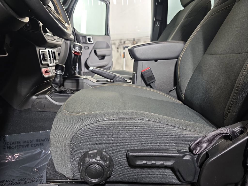Used 2024 Jeep Wrangler Sport AWD/4WD image 26