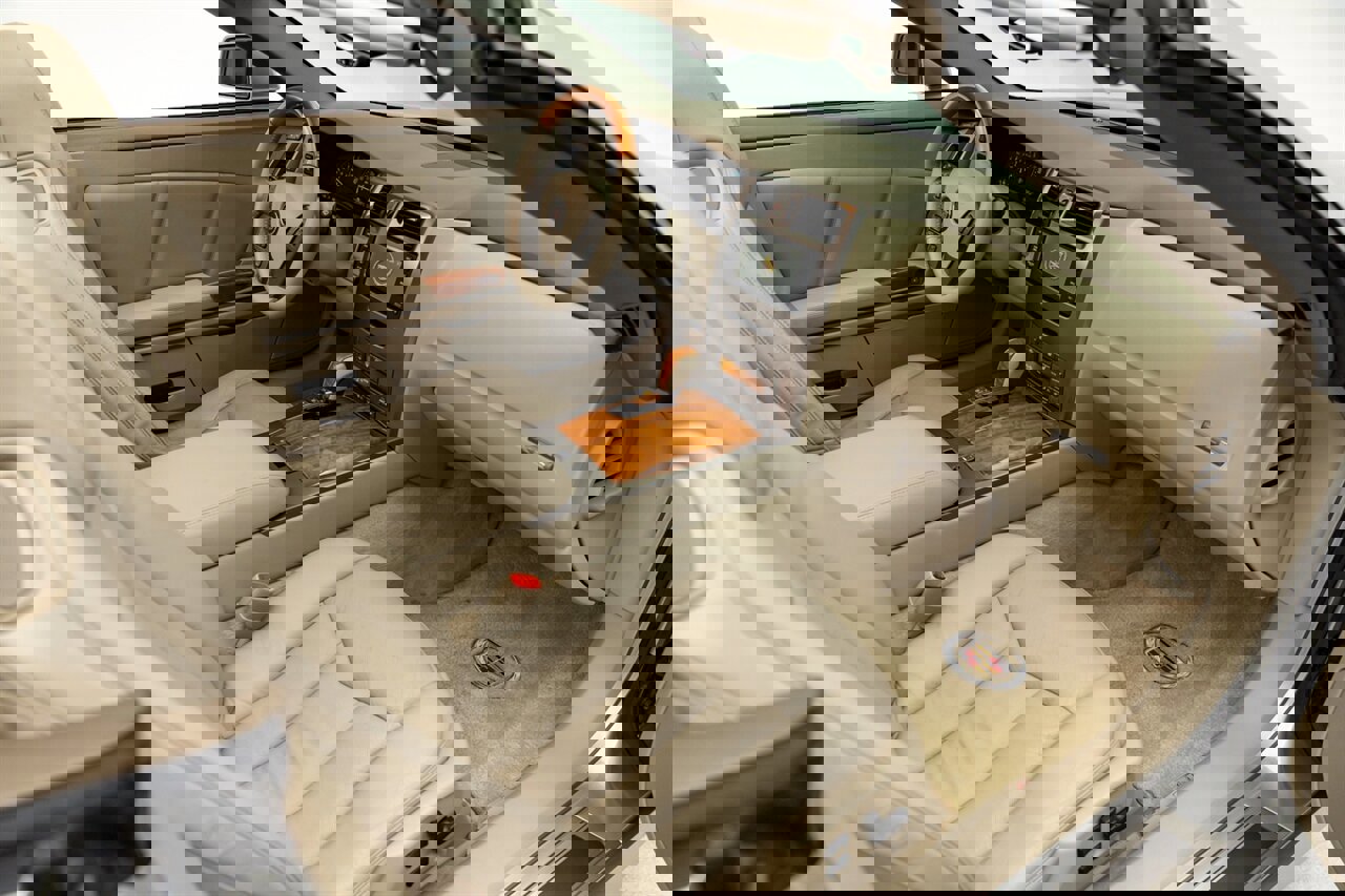 Used 2005 Cadillac XLR image 35