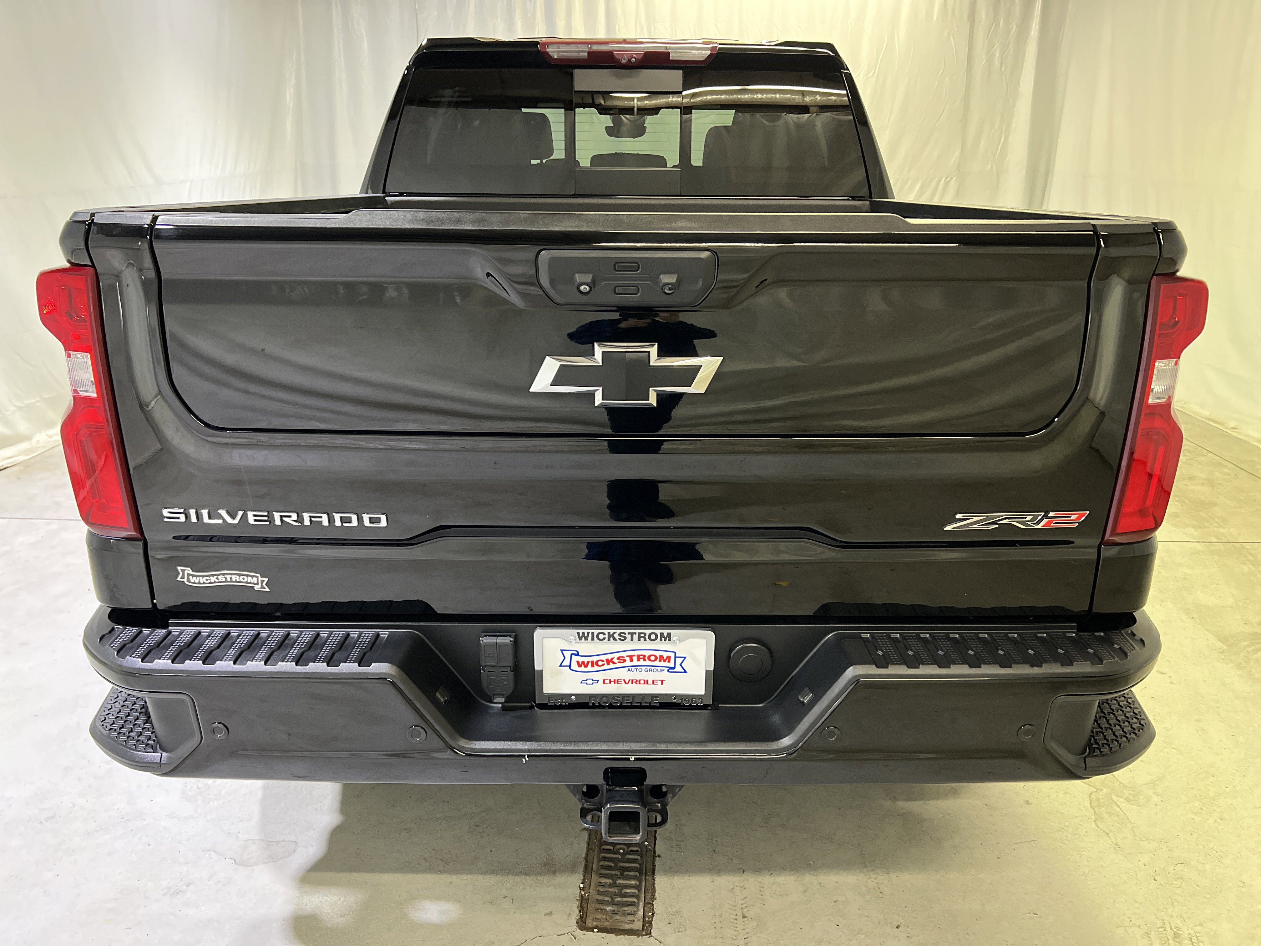 Used 2023 Chevrolet Silverado 1500 ZR2 w/ Technology Package AWD/4WD image 9