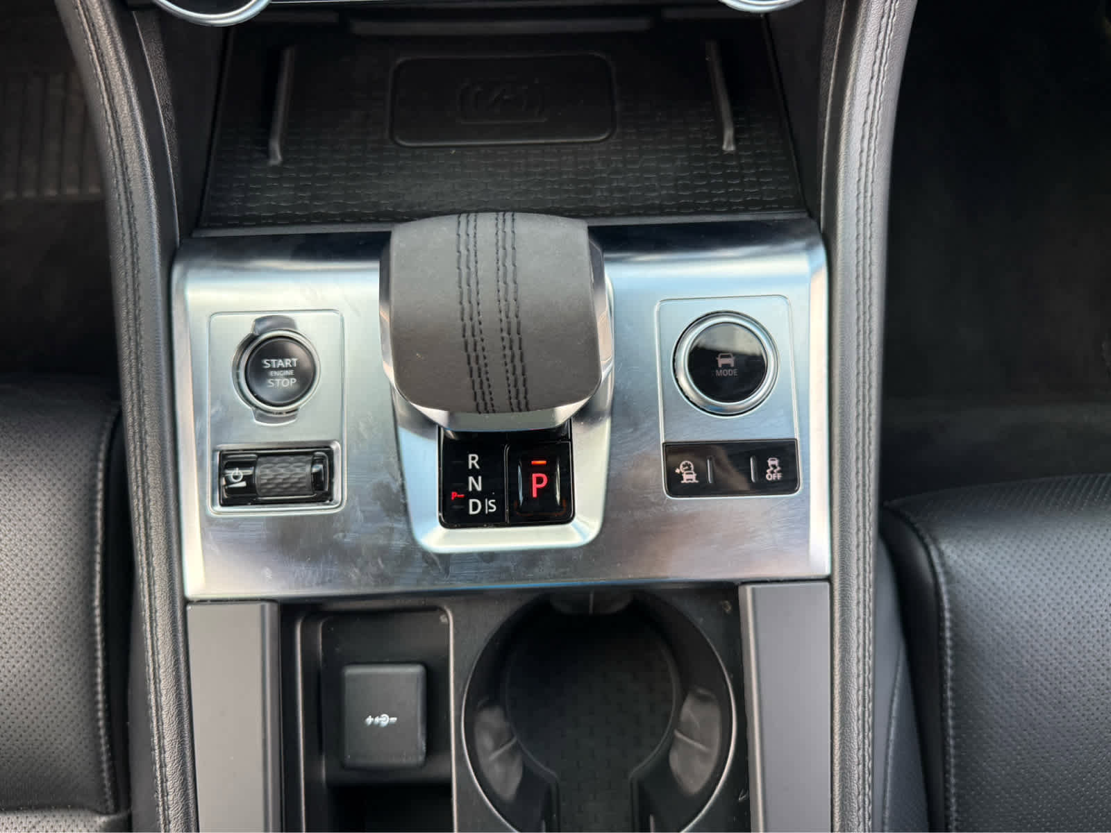 Used 2023 Jaguar F-PACE S image 31