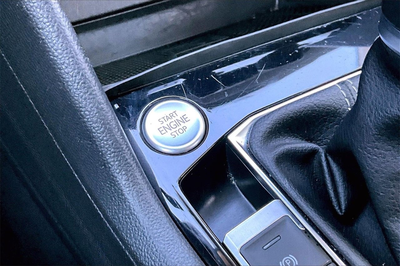 Used 2024 Volkswagen Taos SE image 26