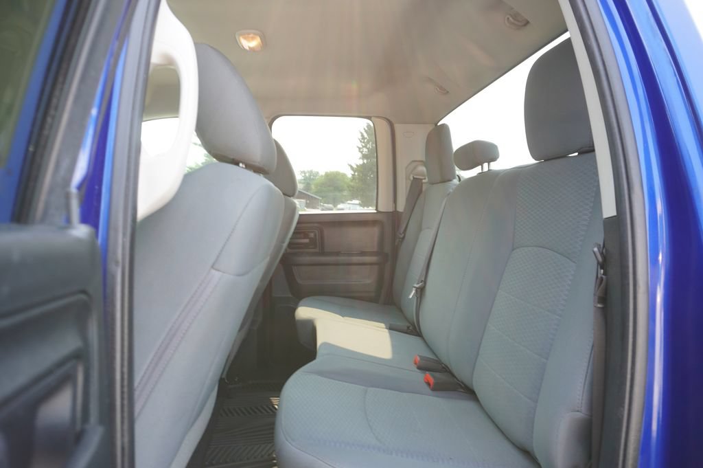 Used 2017 RAM 1500 Express AWD/4WD image 4