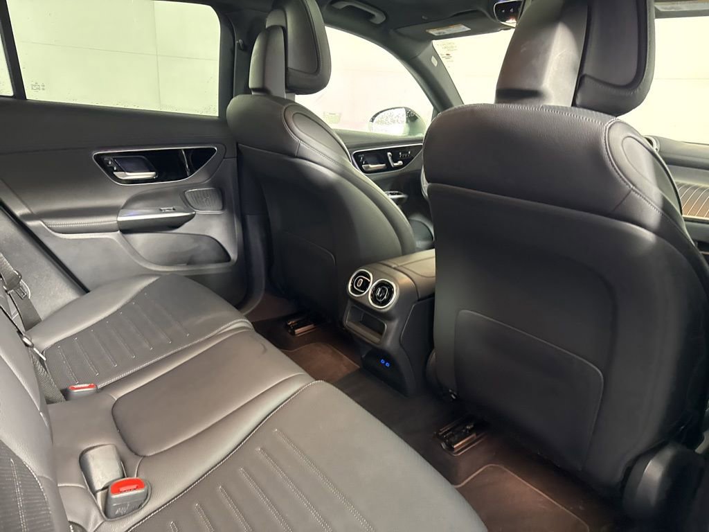 Used 2024 Mercedes-Benz GLC 300 4MATIC w/ AMG Line image 17